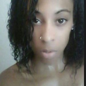 Meet your Posher, Monique